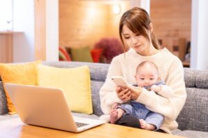 産後ダイエットを検討している女性